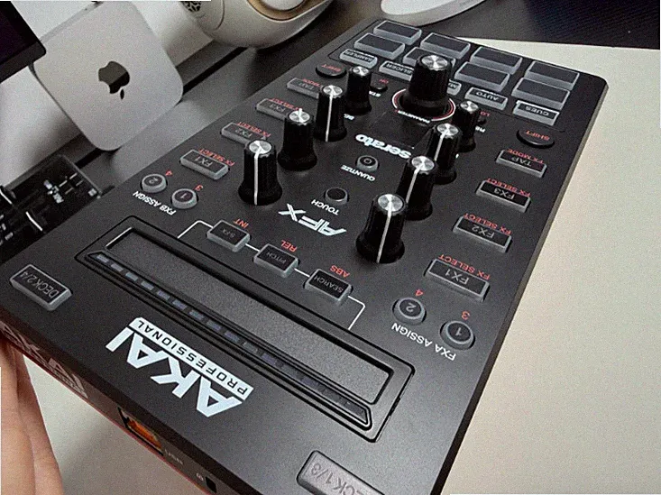 Akai Professional Motorized Platter