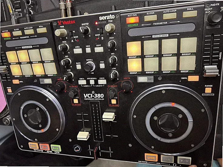 1pcs Vestax VCI-380 DJ Controller