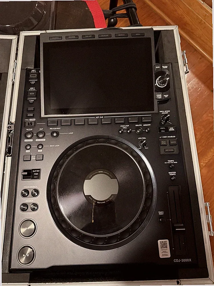 2 Pioneer AlphaTheta CDJ-3000X Professional DJ & pioneer mixer as a package