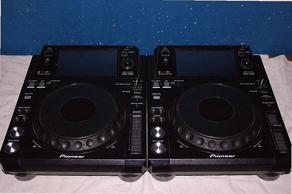 (2) PIONEER XDJ 1000 Professional DJ Controller