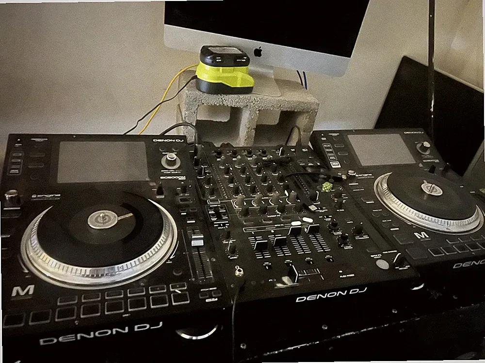 2x Denon DJ SC5000M Prime Professional Motorized DJ Media Player And X1800 DJ Mi