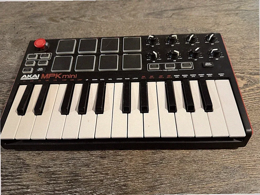 Akai MPK Mini 25-Key USB MIDI Keyboard Controller Beat Pad Tested Working