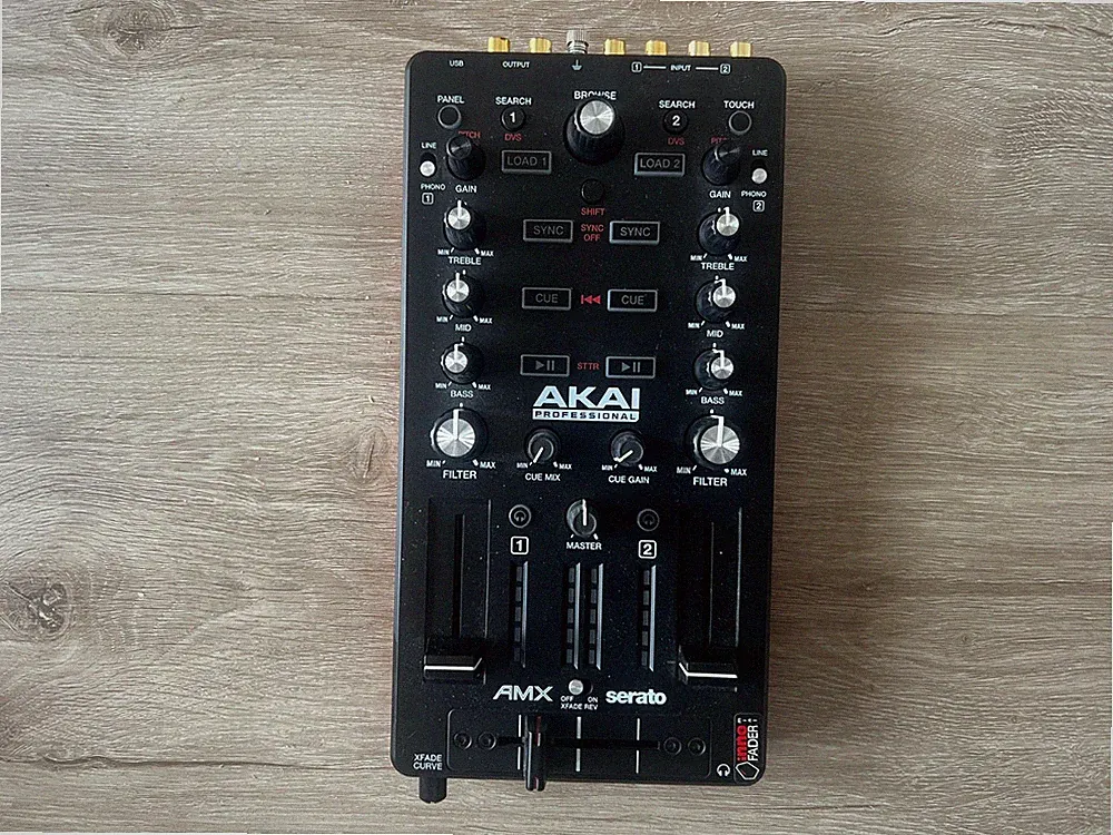 Akai Professional AMX DJ Mixer - Midi Controller for Serato - DJ Innofader