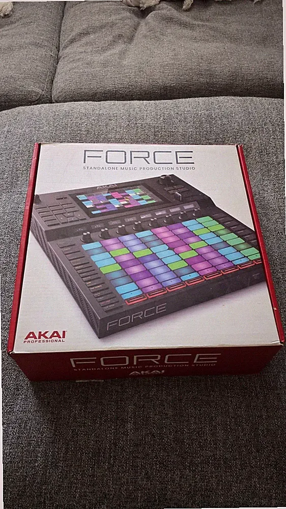 AKAI Professional FORCE Standalone Music Production, MIDI Sequencer & DJ Open Bx