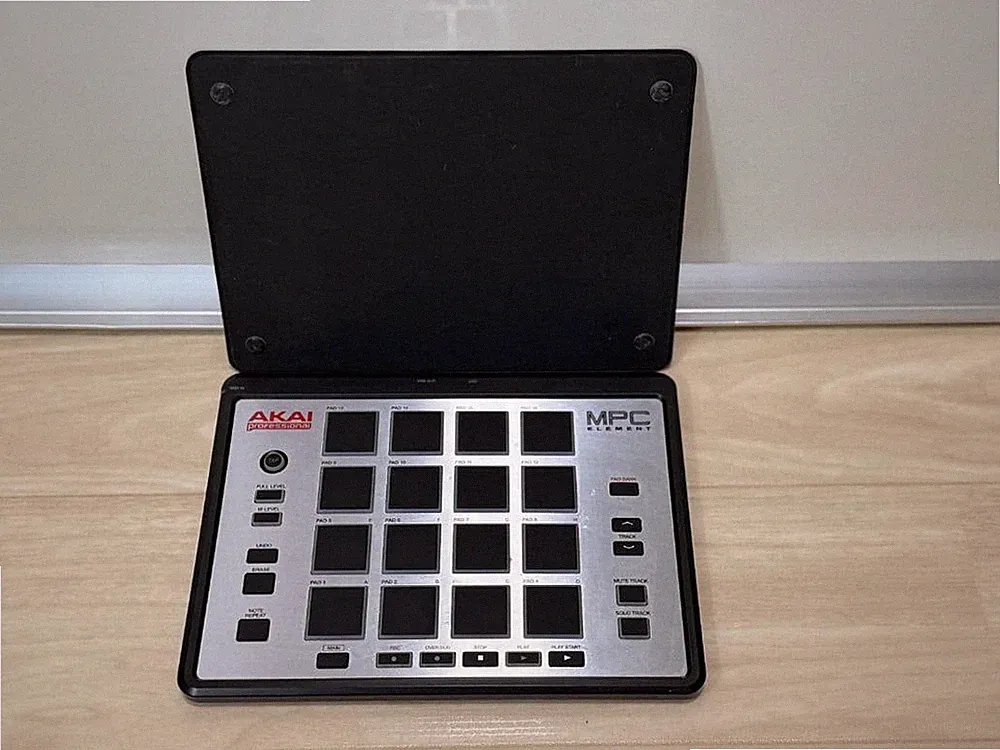 Akai Professional MPC Element DJ Sampler Pro Midi Control Pad [Very good]