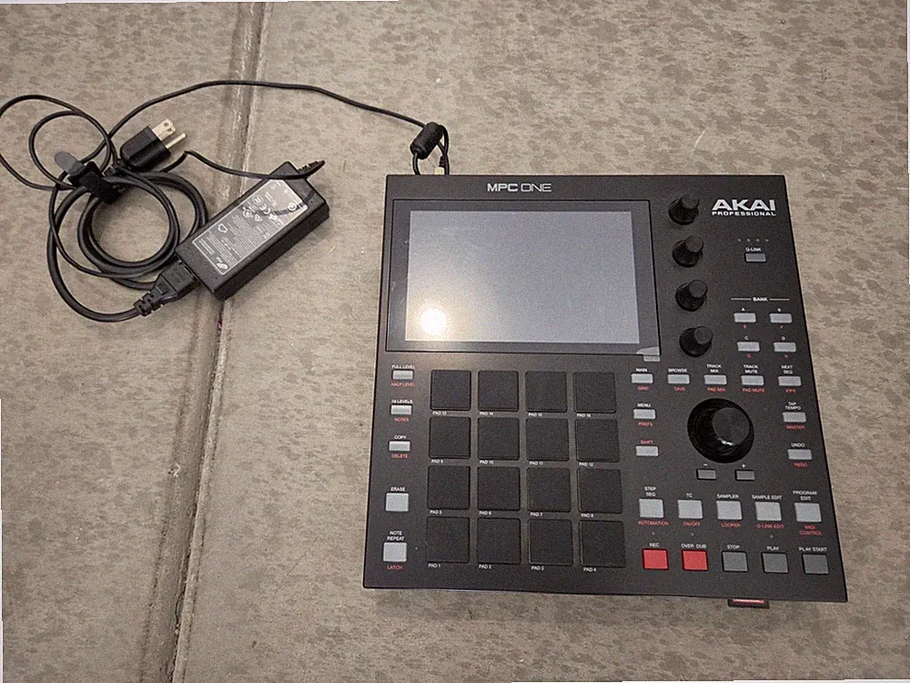 Akai Professional MPC ONE DJ Controller