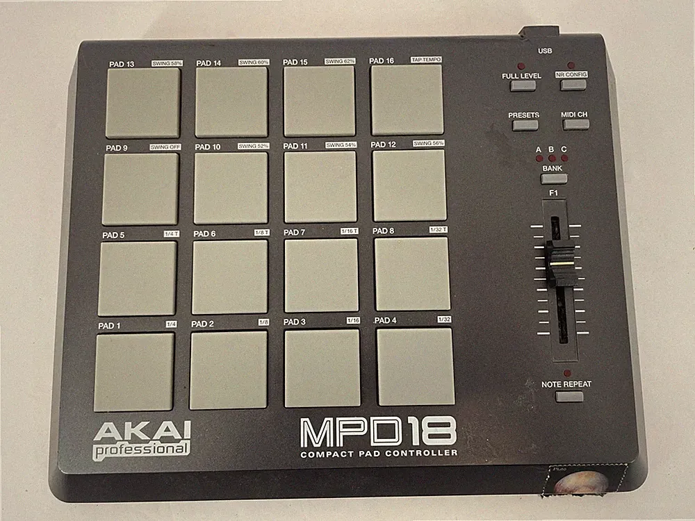 Akai Professional Battery-Powered