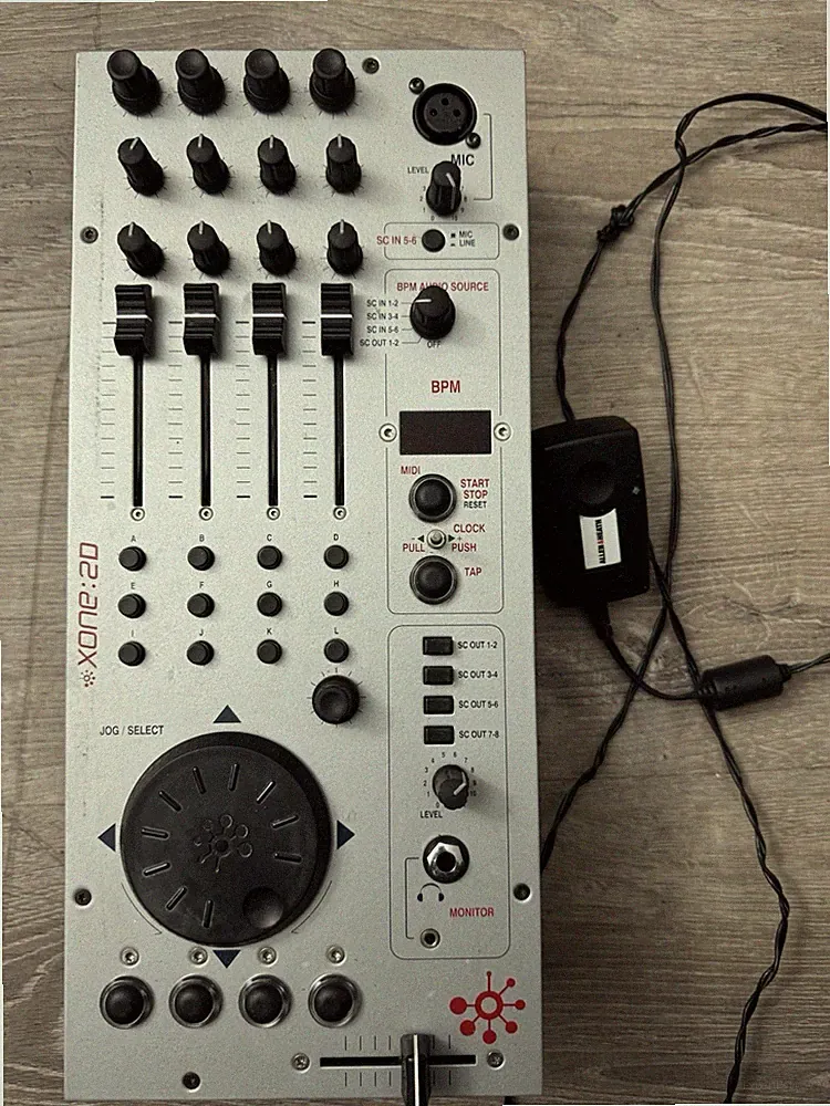 Allen & Heath Xone:2D DJ USB Audio interface MIDI Controller - Working