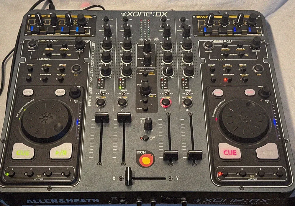 Allen & Heath. Xone DX DJ Controller