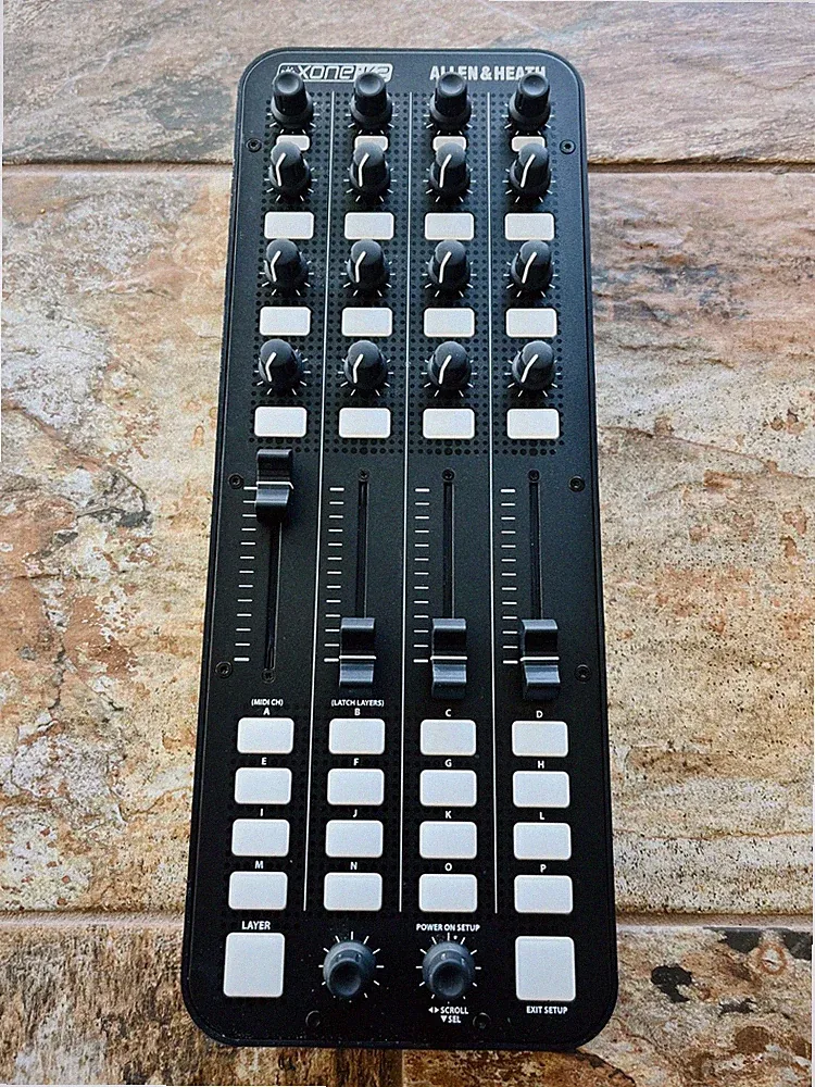 Allen & Heath XONE:K2 Professional USB DJ Midi Controller with Case and box MINT