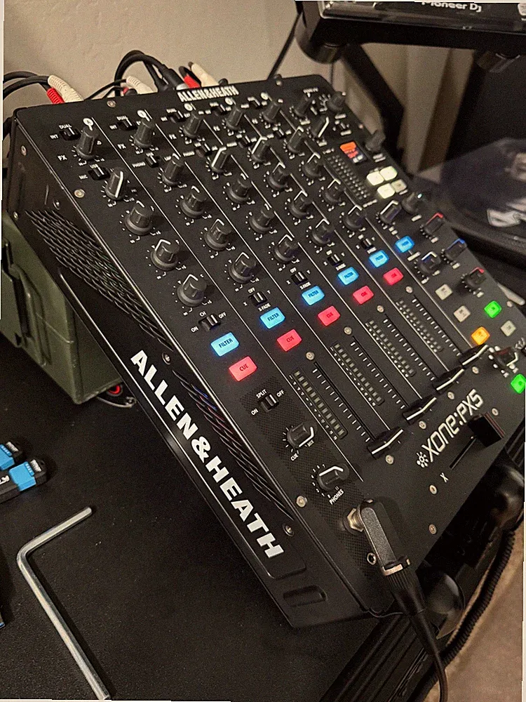 Allen & Heath Xone:PX5 4channel Professional Analog DJ Mixer with Effects