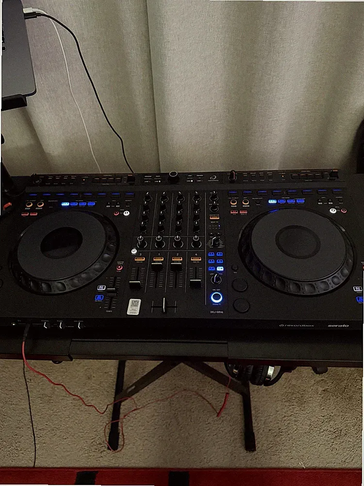 Alpha Theta DDJ-GRV6 4-Channel DJ Controller