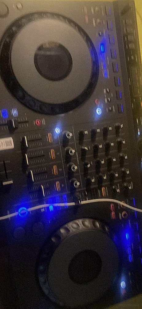 AlphaTheta DDJ-GRV6 DJ Controller