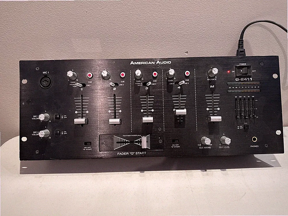 American Audio Q-2411 4 Channel DJ Mixer - WORKS