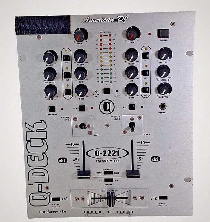 American DJ Q-2221 2-Channel DJ Audio Mixer Professional Q-DECK Console TESTED