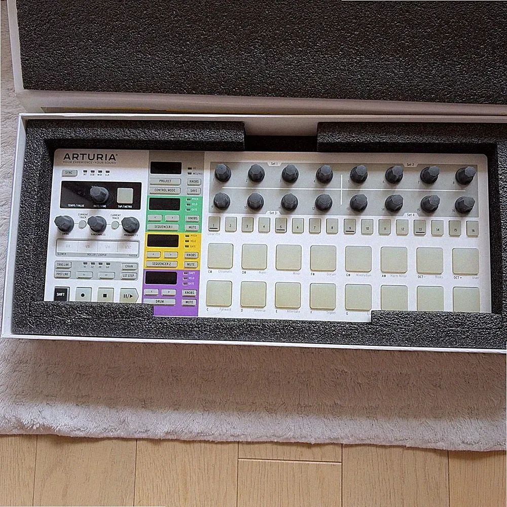 Arturia BeatStep Pro 64-Step Sequencer Midi USB DJ Recording Pad Controller