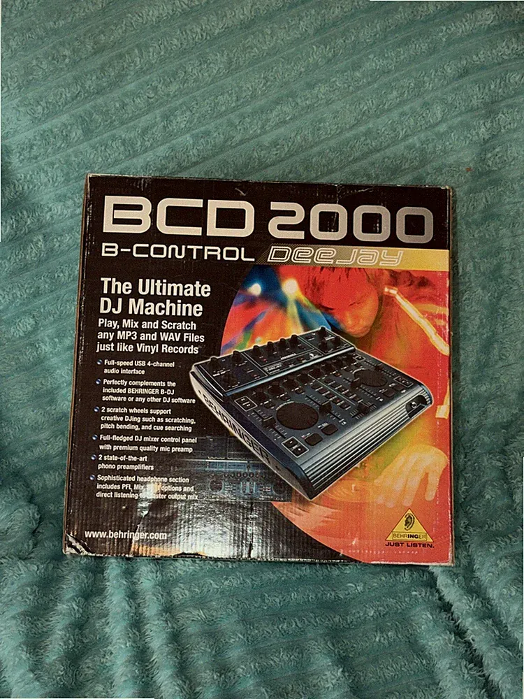 Behringer BCD 2000 B-Control DeeJay Ultimate DJ Machine