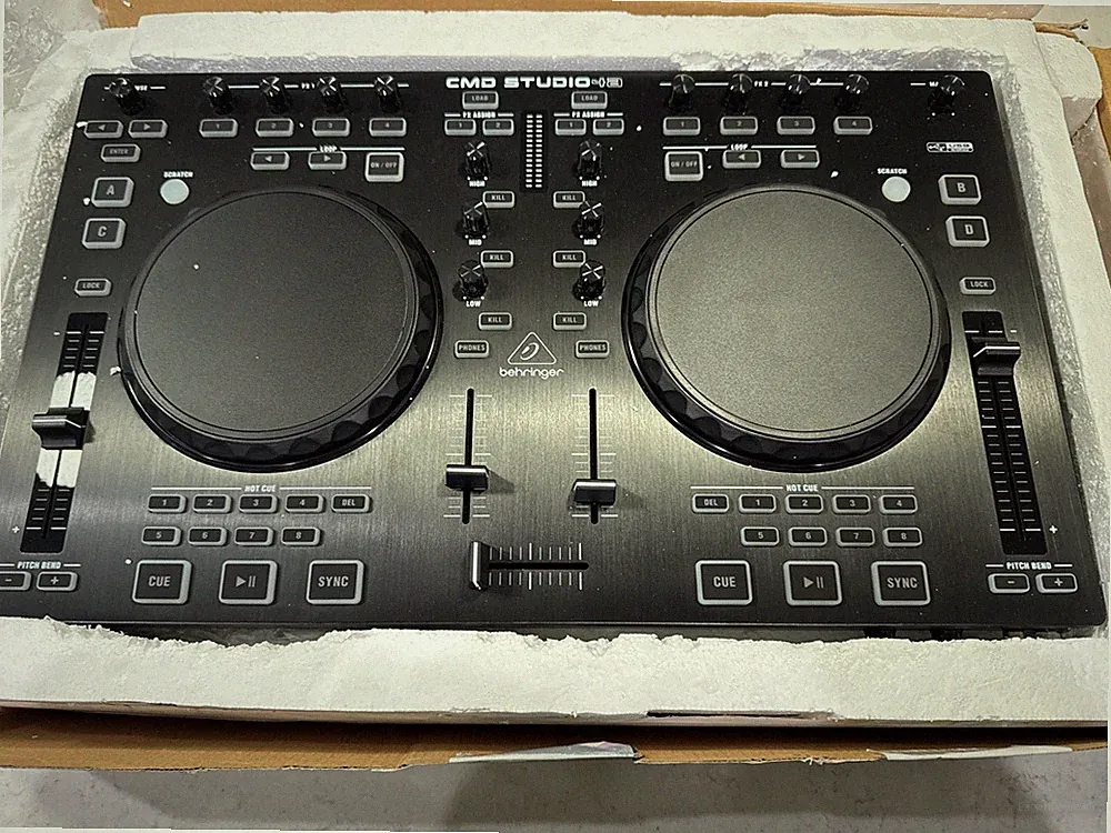 Behringer CMD Studio 4a DJ MIDI Controller