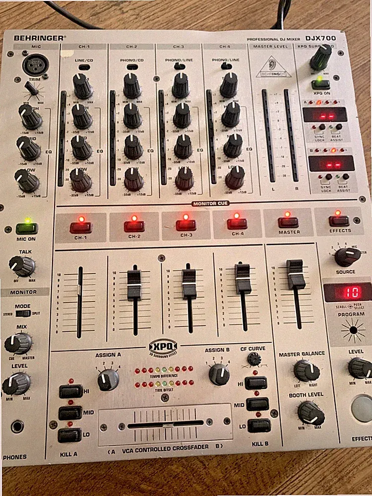 Behringer DJX700 Professional DJ Mixer 5-Channel BPM counter Tested.