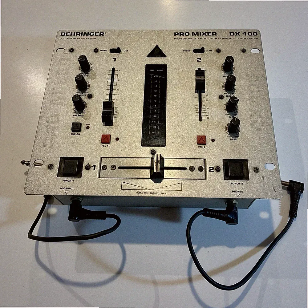 Behringer DX100 DJ Mixer 2-Channel Ultra-Low Noise EQ Tabletop Silver UNTESTED