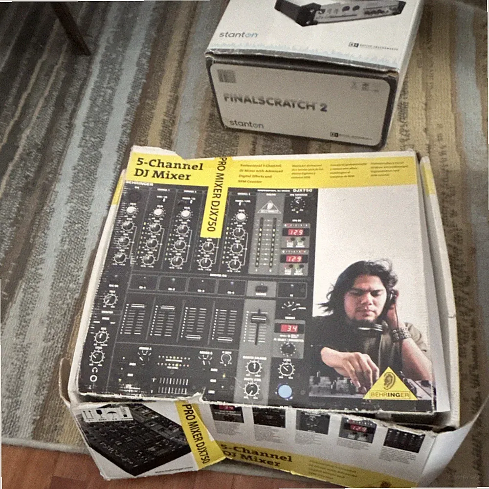 Behringer PRO MIXER DJX750 5-Channel DJ Mixer, Digital Effects, BPM Counter