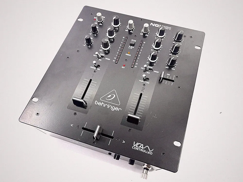 Behringer Pro Mixer NOX101 Premium 2-Channel DJ with Full VCA-Control