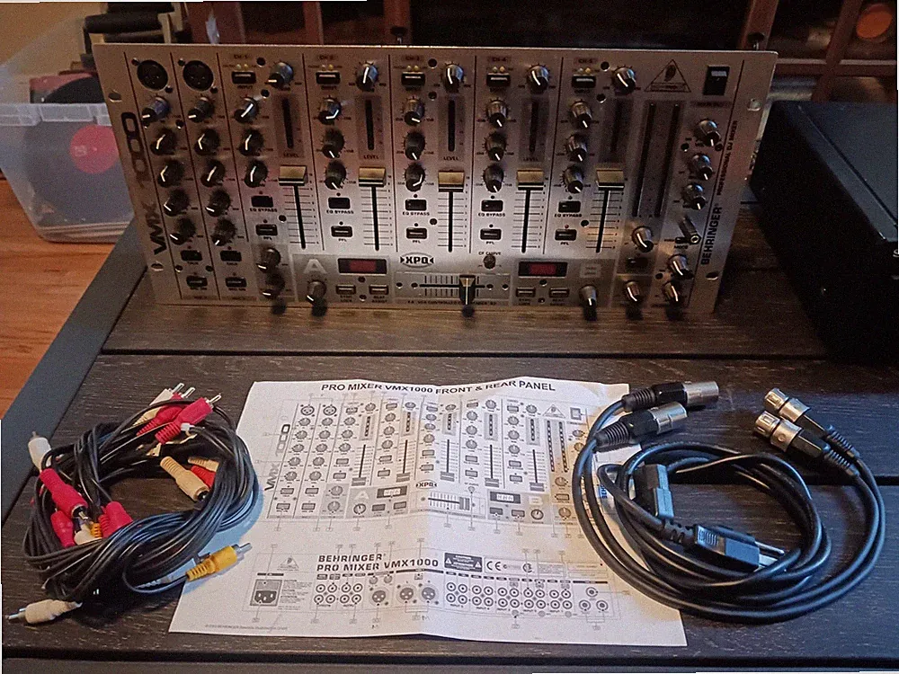 Behringer Pro Mixer VMX1000 7-Channel Rack-Mount DJ Mixer W Cables