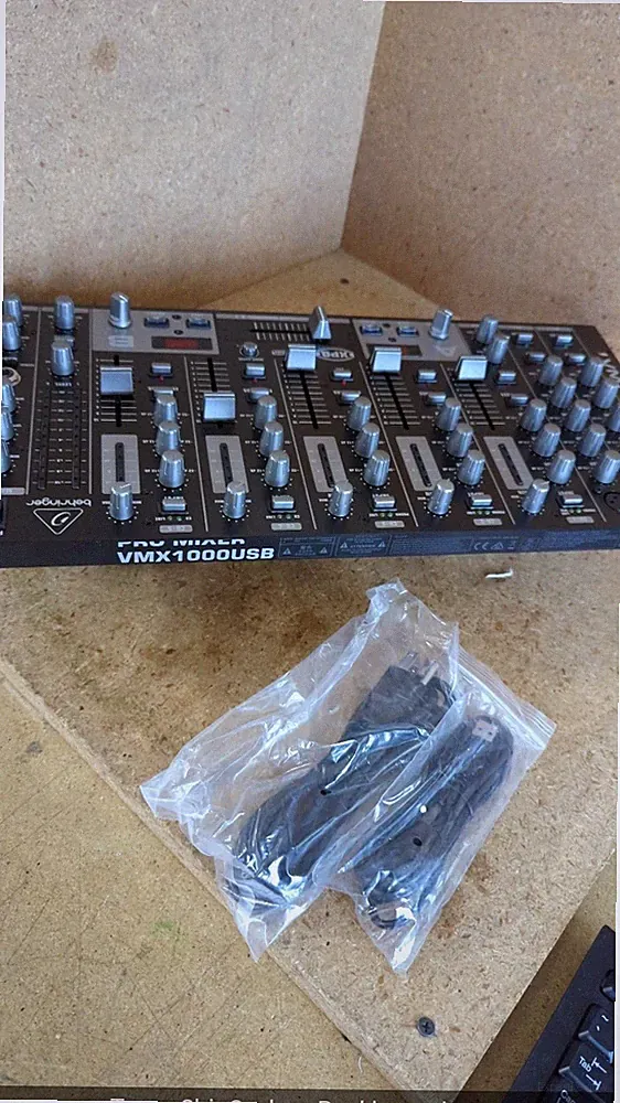 Behringer Pro Mixer VMX1000USB 5channel DJ Mixer G1N
