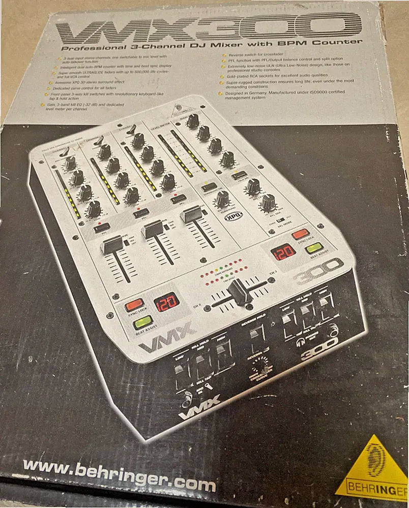 Behringer Pro Mixer VMX300 3-Channel DJ Mixer with VCA Control BPM Counter