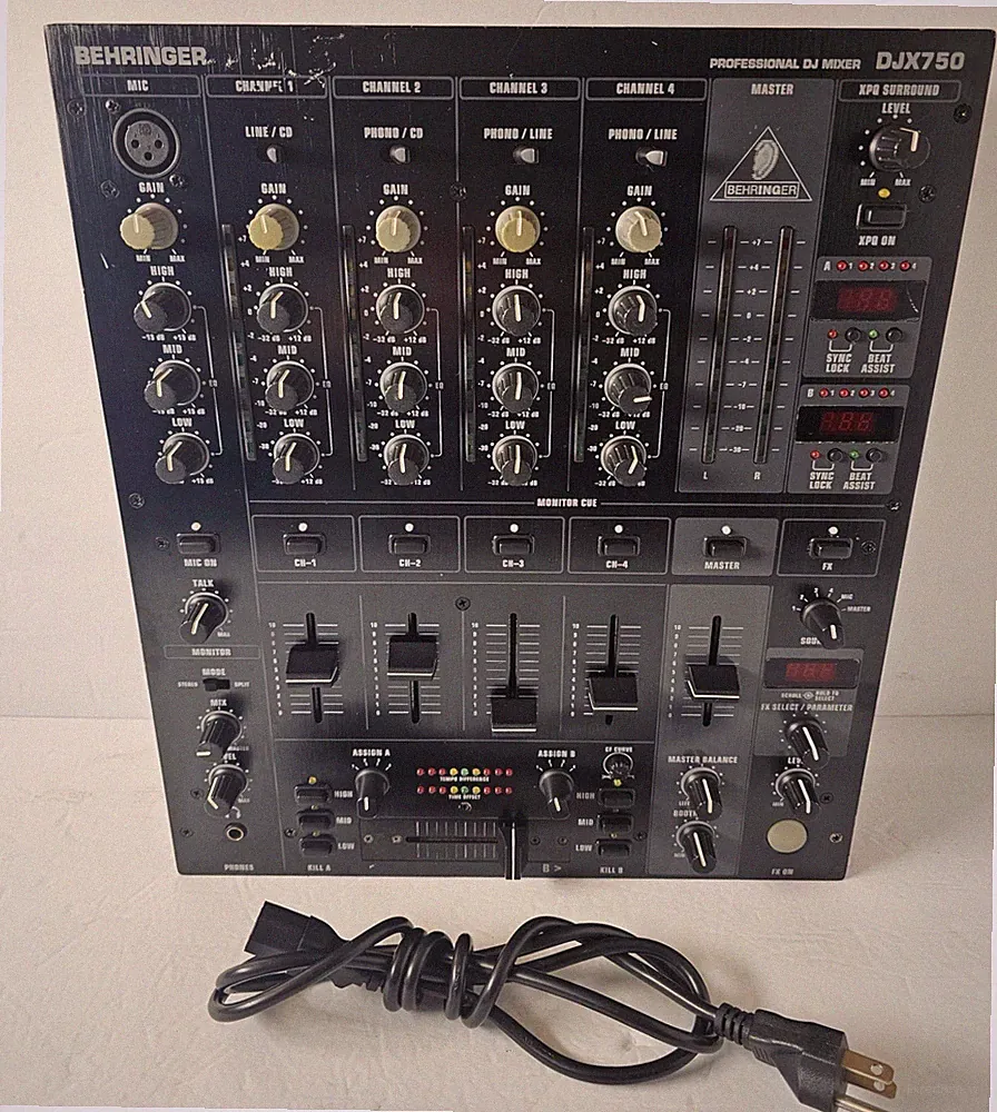 Behringer Professional DJ Mixer DJX750