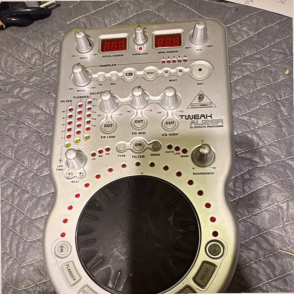 Behringer TUNEARK TUNER-1K Auto-Tune 04 Effects Processor Vintage DJ Untested