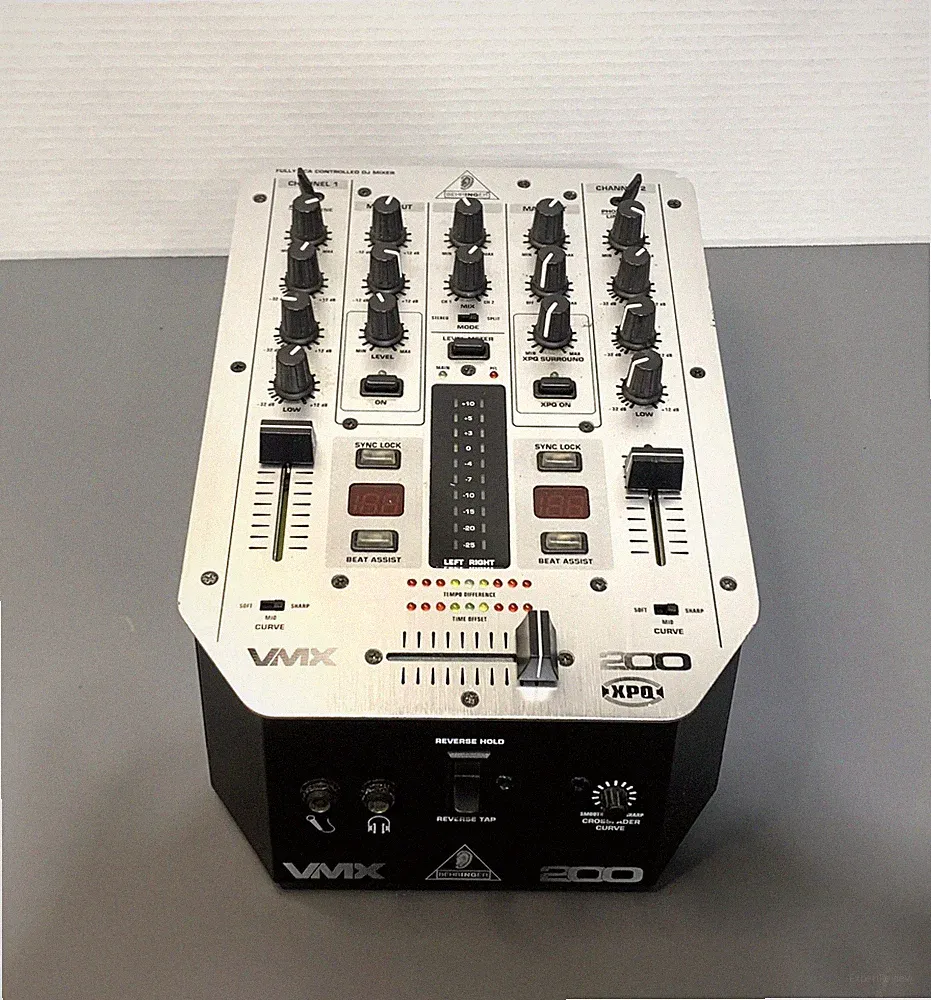 Behringer VMX 200 2 Channel DJ Pro Mixer Tested