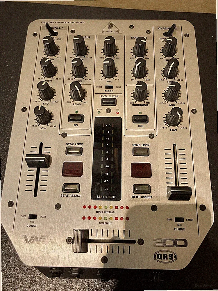 Behringer VMX 200 2 Channel DJ Pro Mixer Tested
