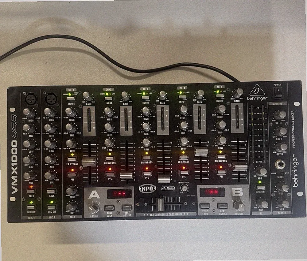 Behringer VMX1000USB 5-Channel DJ Mixer USB Audio Interface Professional