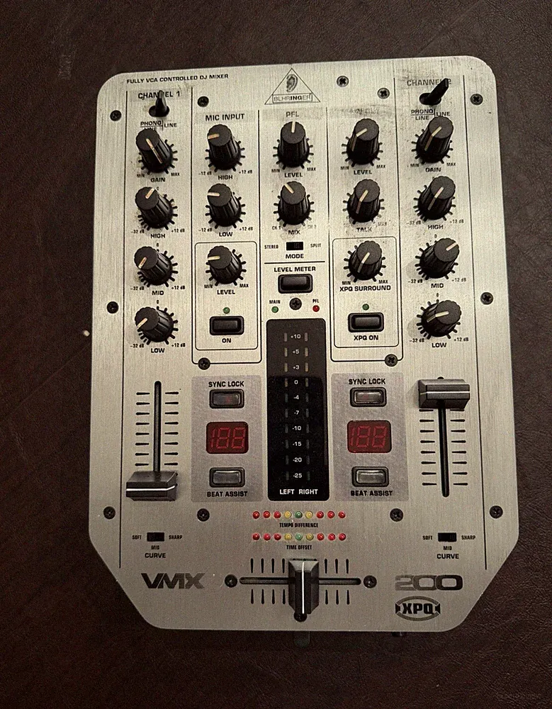 Behringer VMX200 Pro DJ Mixer 2-Channel 2-Bus Analog BPM 3-Band EQ
