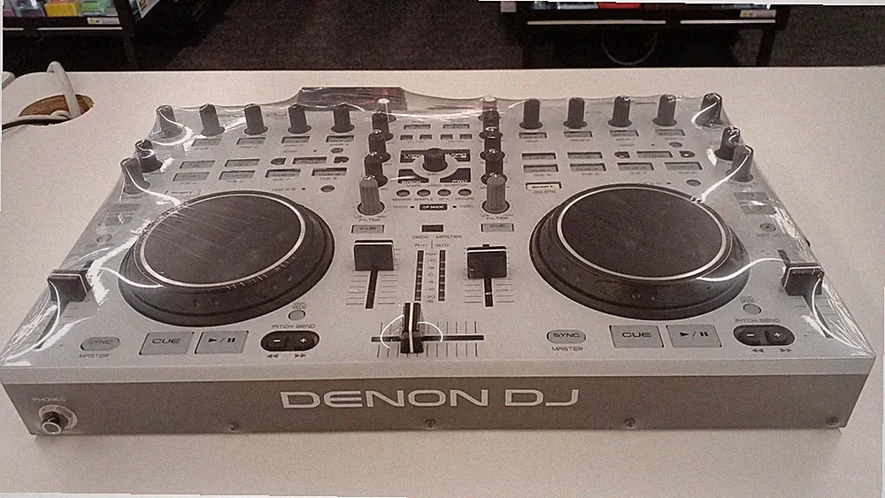Denon DJ Battle