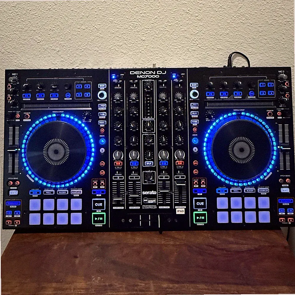 Denon DJ MC7000 Serato DJ 4-Channel Dual Deck Controller 16 Pads 2 Mic