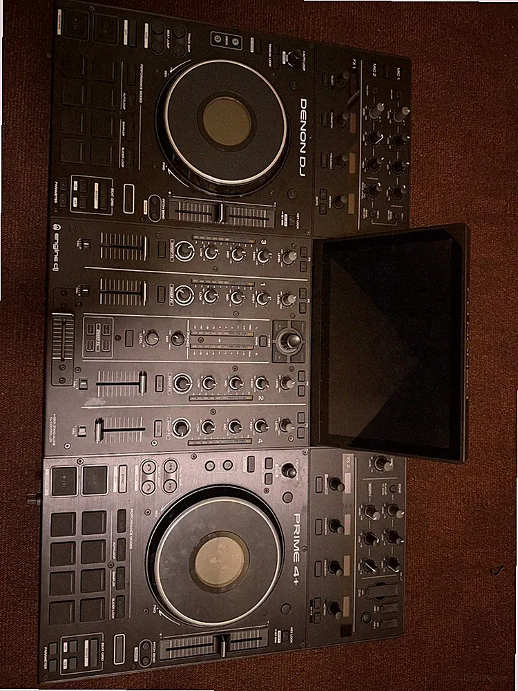 Denon DJ PRIME 4+ Standalone Streaming 4-Channel DJ Controller