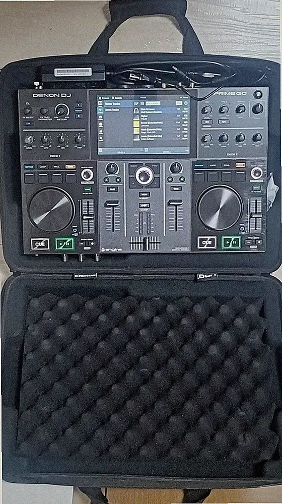Denon DJ PRIME GO 2-Deck Rechargeable Smart DJ Console w/ UDG Case Tested Works