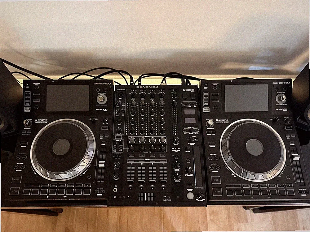 Denon DJ Prime Setup — 2x SC5000 Media Players + X1800 Mixer | Optional Case