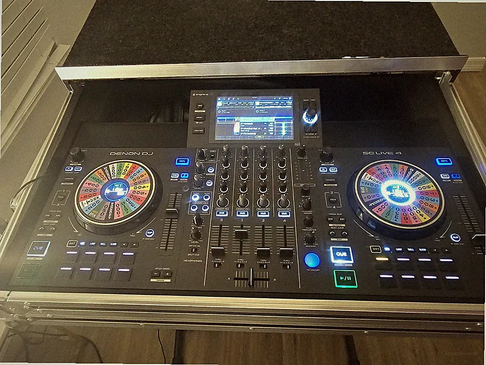 Denon DJ SC LIVE 4 Black 4-Deck 4-Channel DJ Controller w/ Built-in Mixer