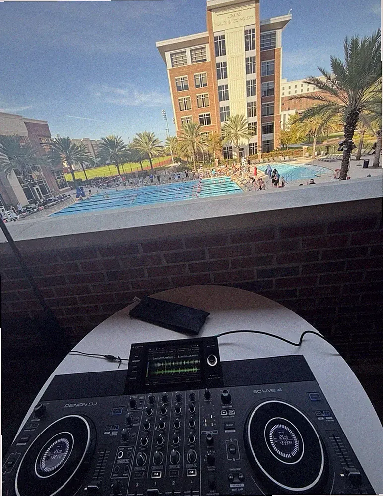 Denon DJ SC Live 4 Professional 4-Channel WiFi Standalone DJ Controller