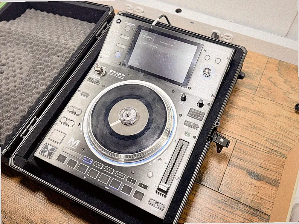 Denon DJ SC5000M Prime Professional DJ Media Player With Hard Case Y510