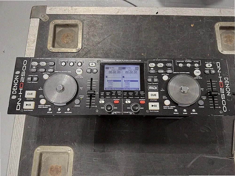 Denon DN-HD2500 Professional DJ Media Player Controller