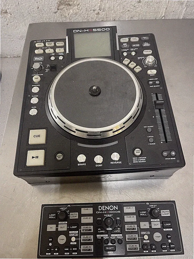 Denon DN-HS5500 Professional DJ Media Controller with Controller DN-HC1000s