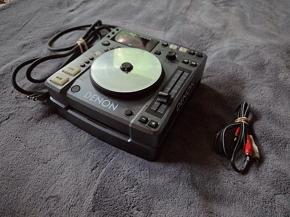 Denon DN-S1000 Professional DJ CD MP3 Player Turntable Tested Working