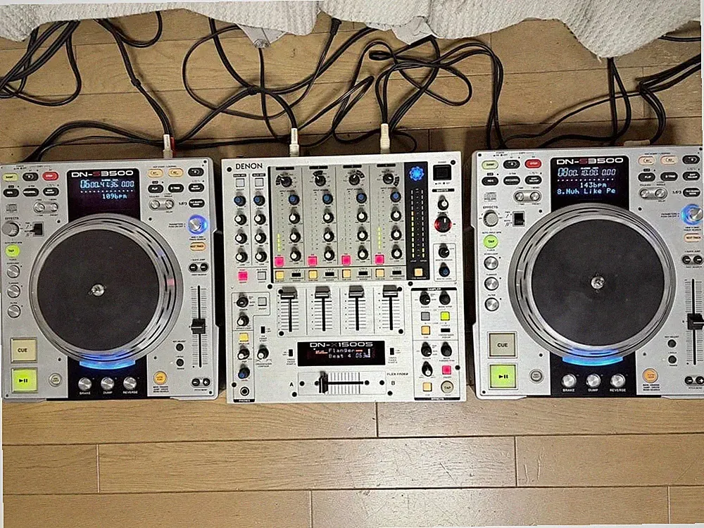 DENON DN-S3500 Multi-Function DJ Player with Active Motor Platter & MP3 Playback
