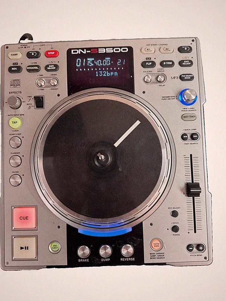 Denon DN-S3500 Professional Tabletop Built-In Effects CD & MP3 DJ Mixing Deck