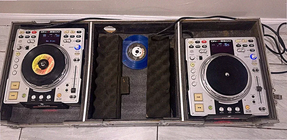 Denon DN-S3500 Single DJ CD/MP3 Players Pair w/ Flight Case Pitch Control