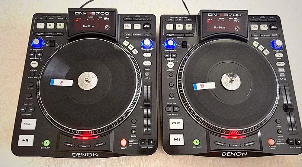 Denon DN-S3700 Digital Media Turntable CD Player Set of 2 DJ Decks TESTED Japan